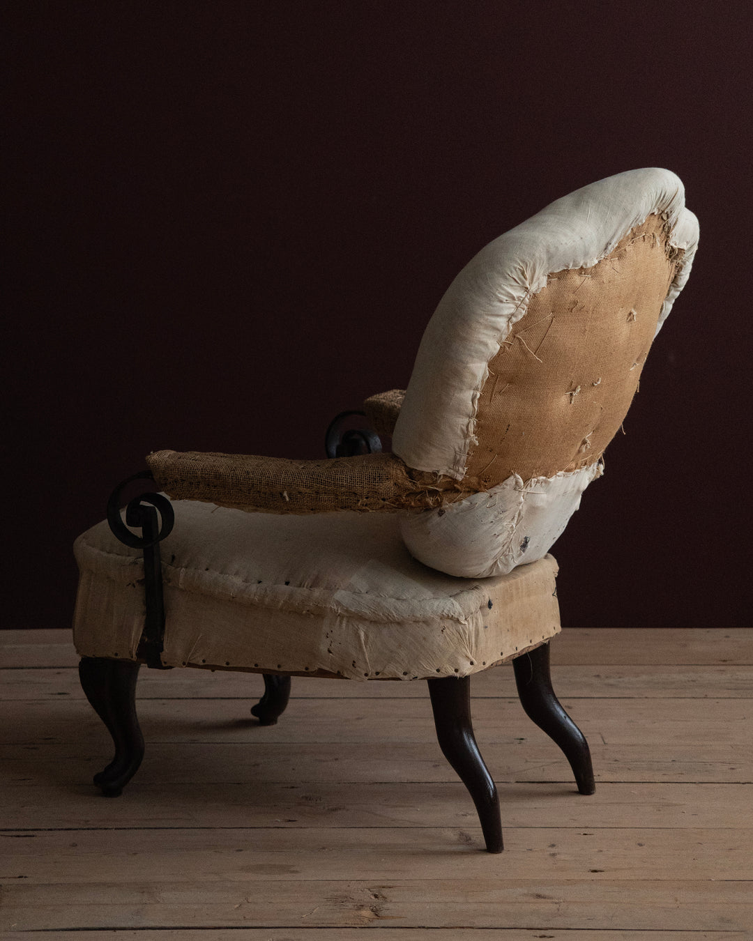 DEEP SEATED ARMCHAIR