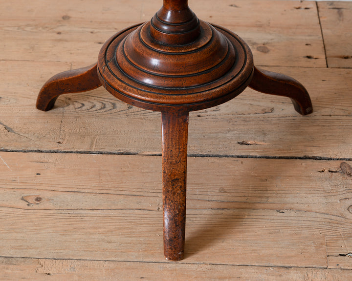 GEORGIAN TRIPOD TABLE