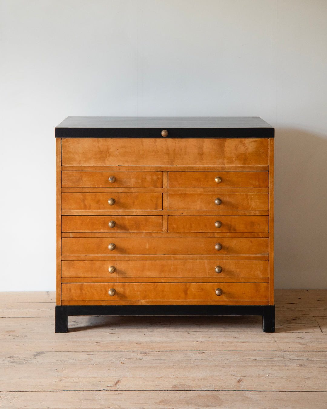 Gentleman's Chest of Drawers