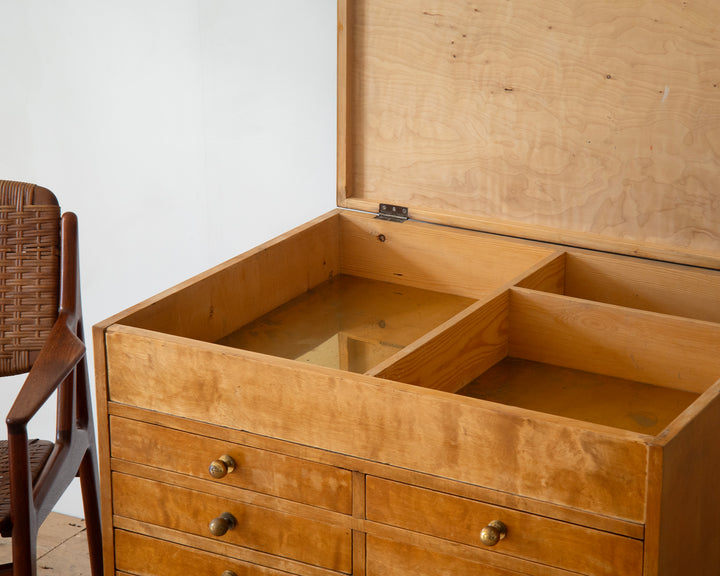 Gentleman's Chest of Drawers