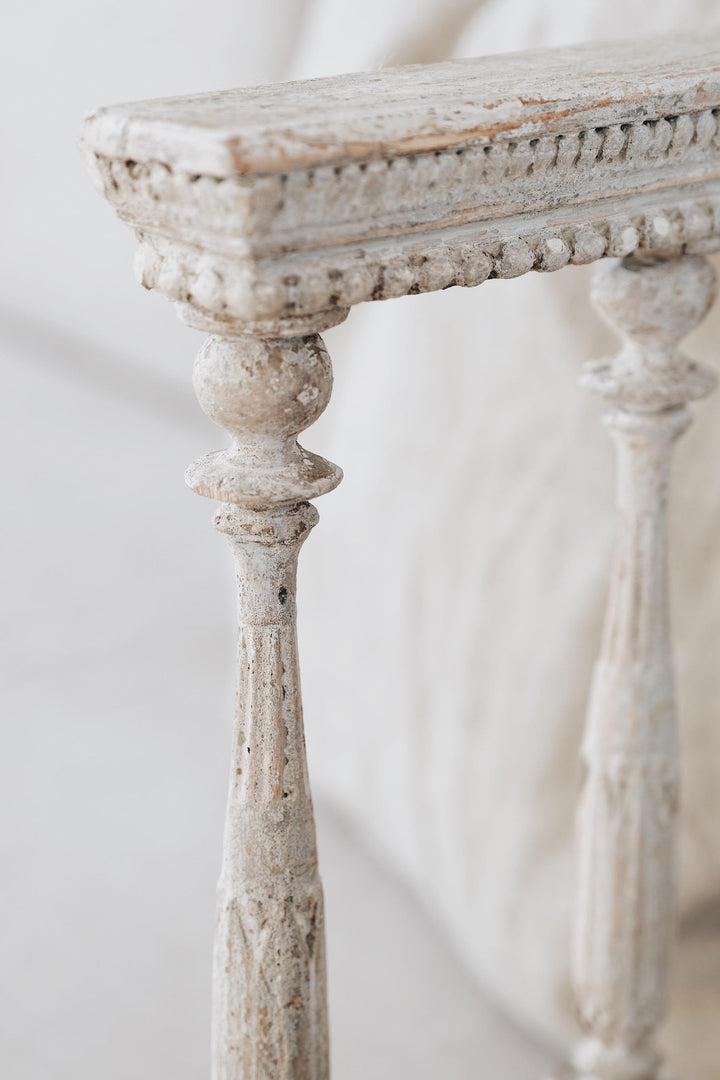 Fine 19th century late Gustavian daybed sofa
