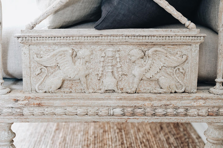 Fine 19th century late Gustavian daybed sofa