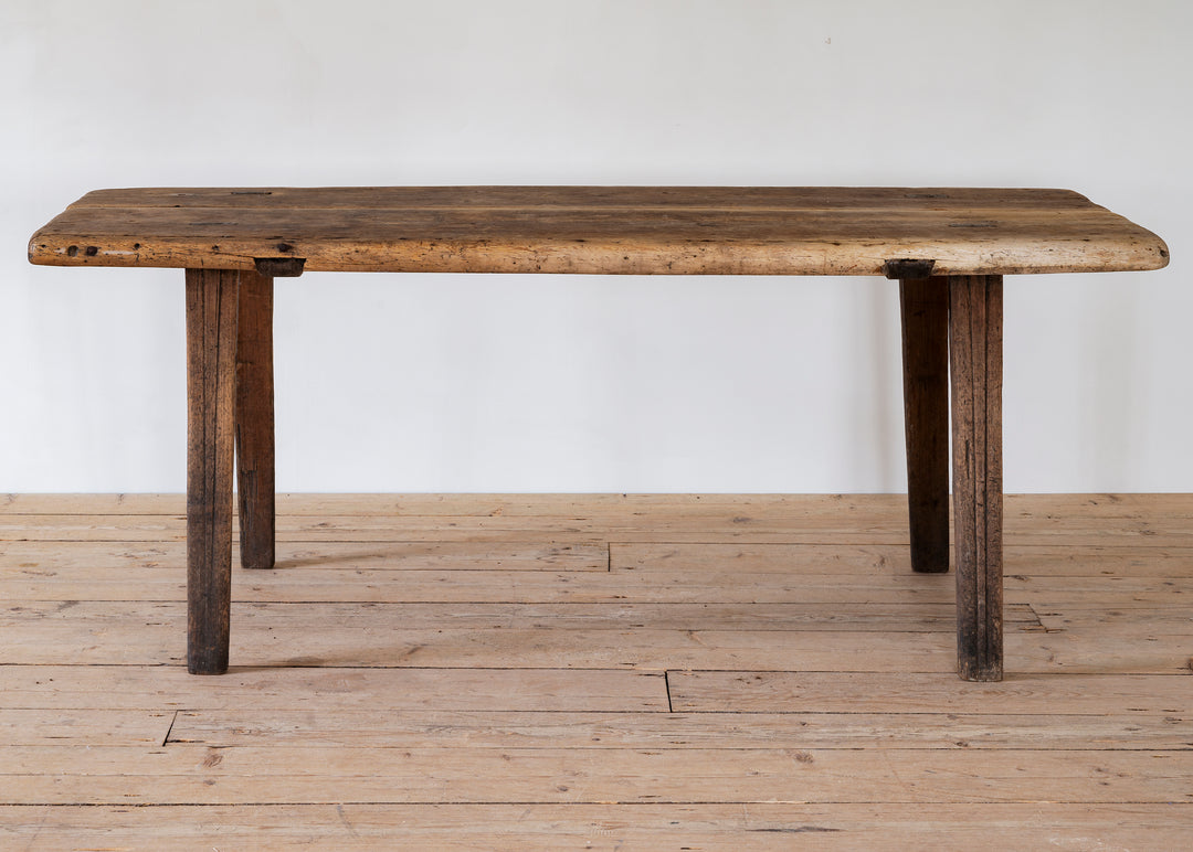 vernacular farmhouse dining "hedna" table