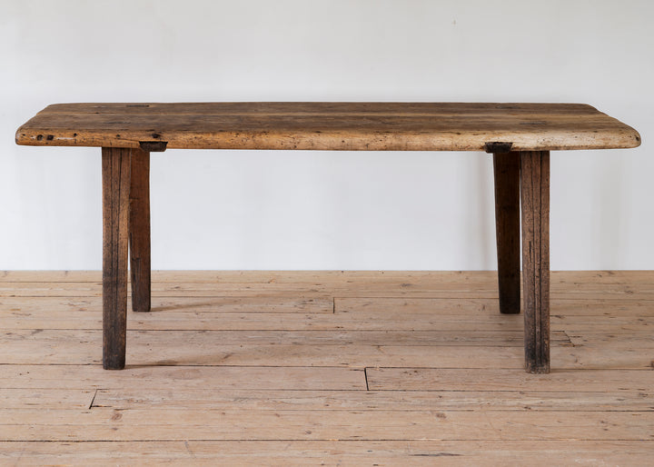 vernacular farmhouse dining "hedna" table