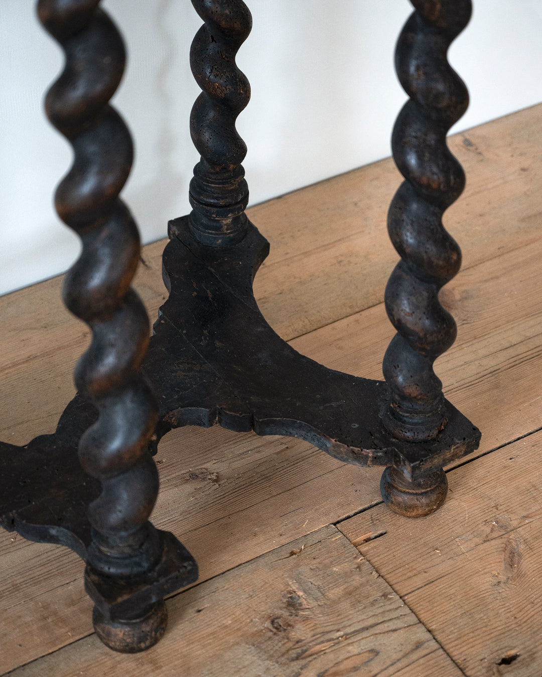 ITALIAN CONSOLE TABLE