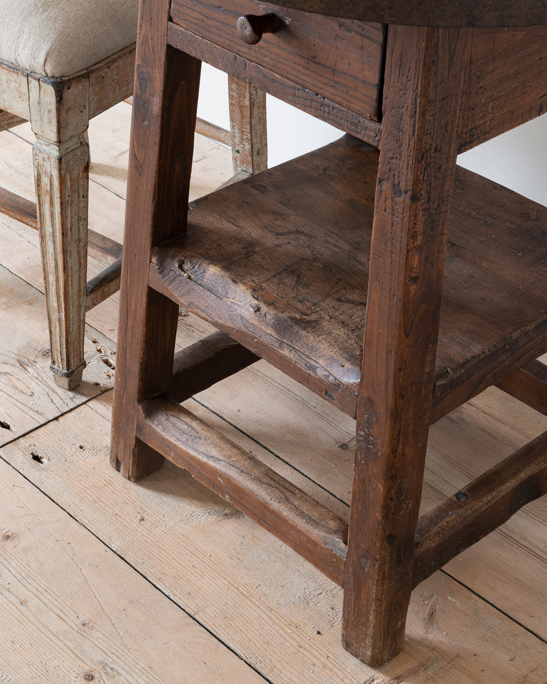 Round Italian work table