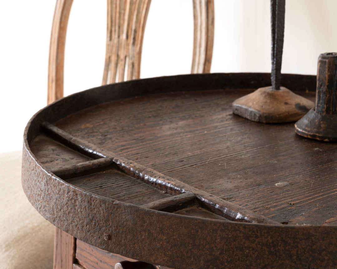Round Italian work table
