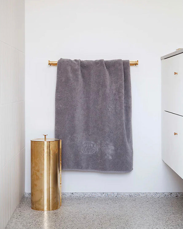 Heritage Towel Bar - T01.004.555