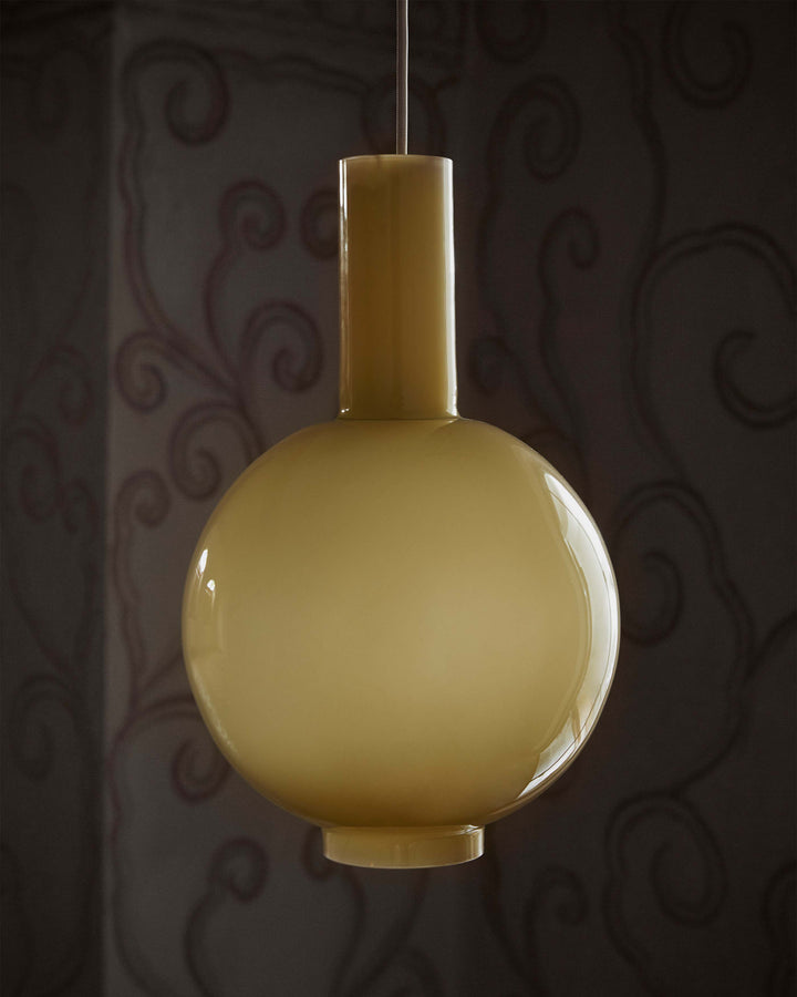 GLASS PURITAN PENDANT
