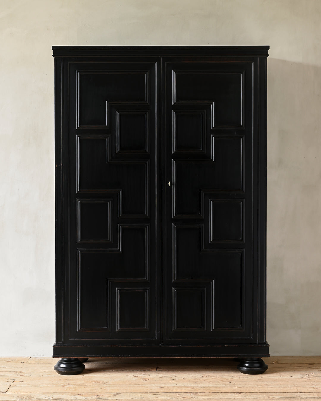Bar cabinet