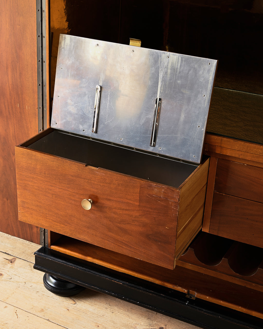 Bar cabinet