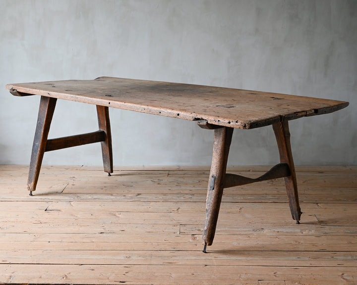 vernacular farmhouse dining table