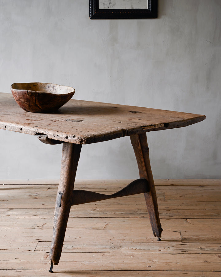 vernacular farmhouse dining table