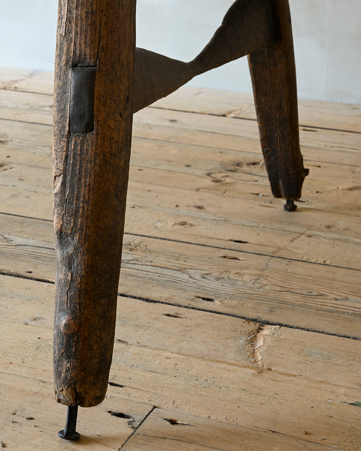 vernacular farmhouse dining table