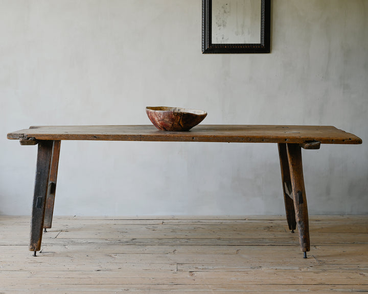 vernacular farmhouse dining table