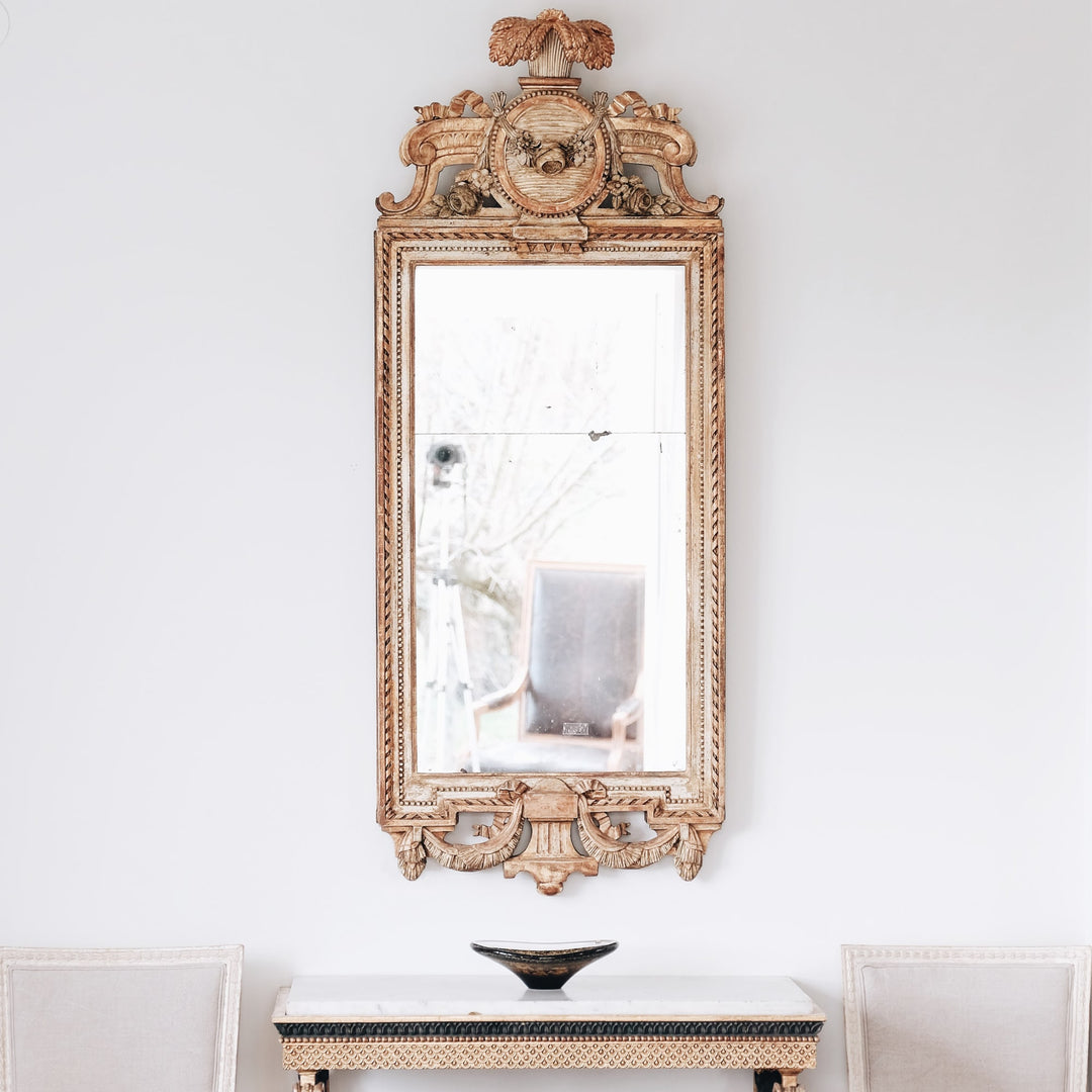 GUSTAVIAN GILT-WOOD MIRROR