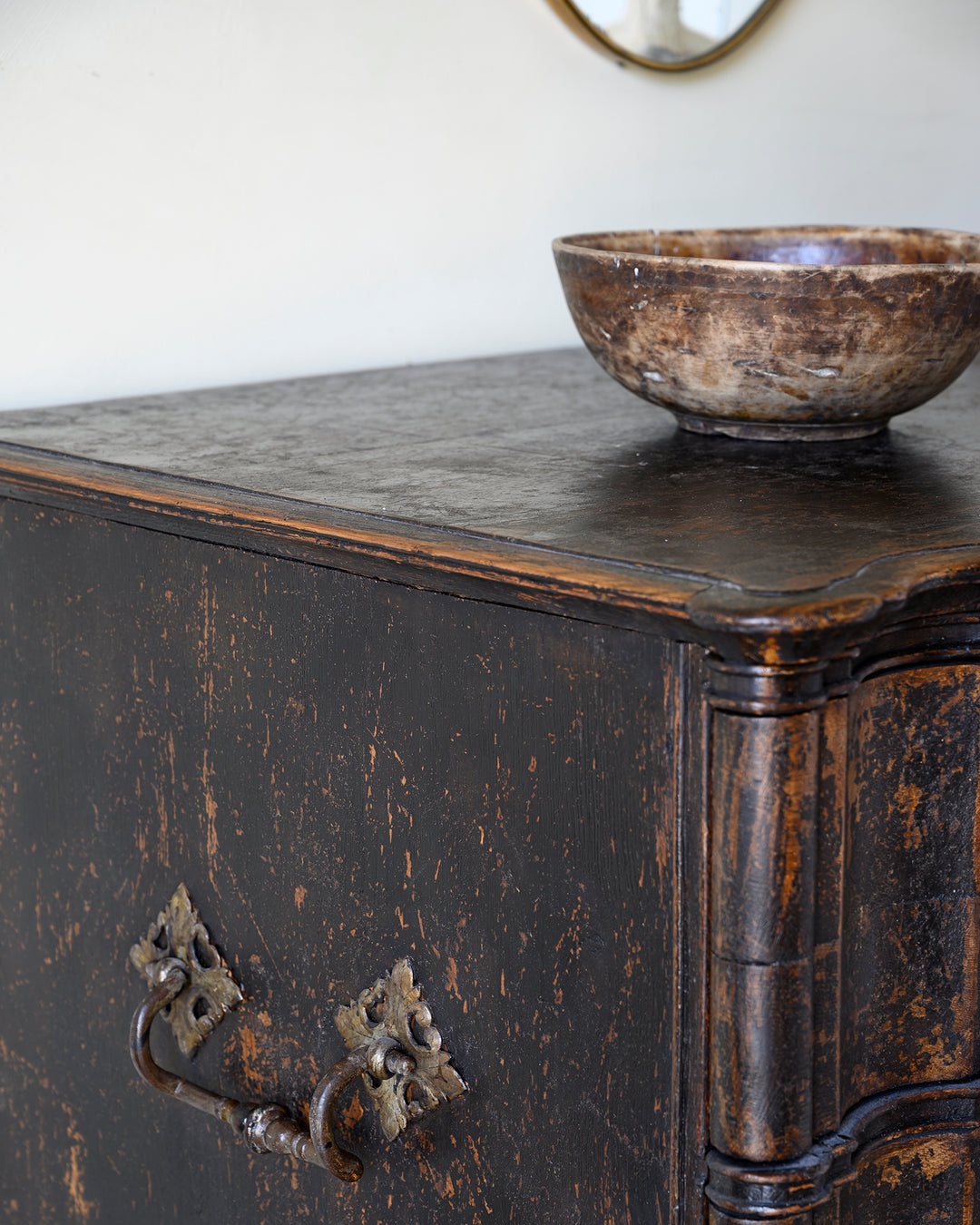 Baroque commode