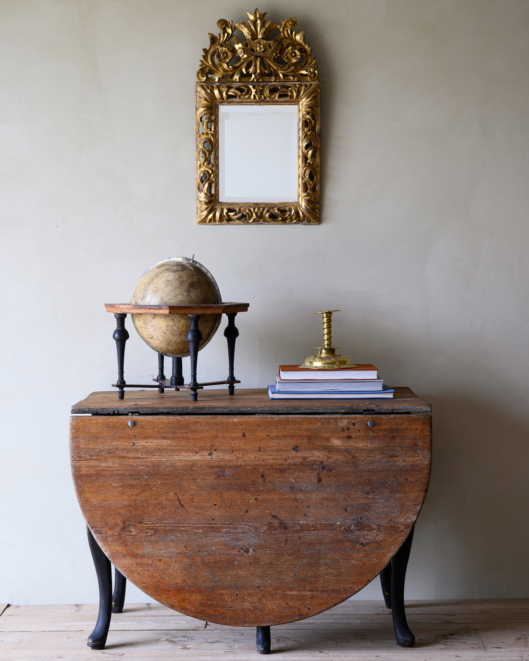 Late Baroque drop-leaf table