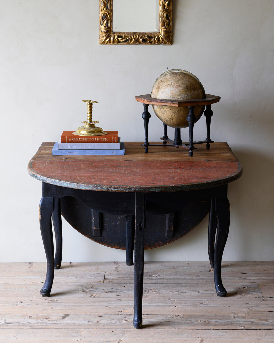 Late Baroque drop-leaf table