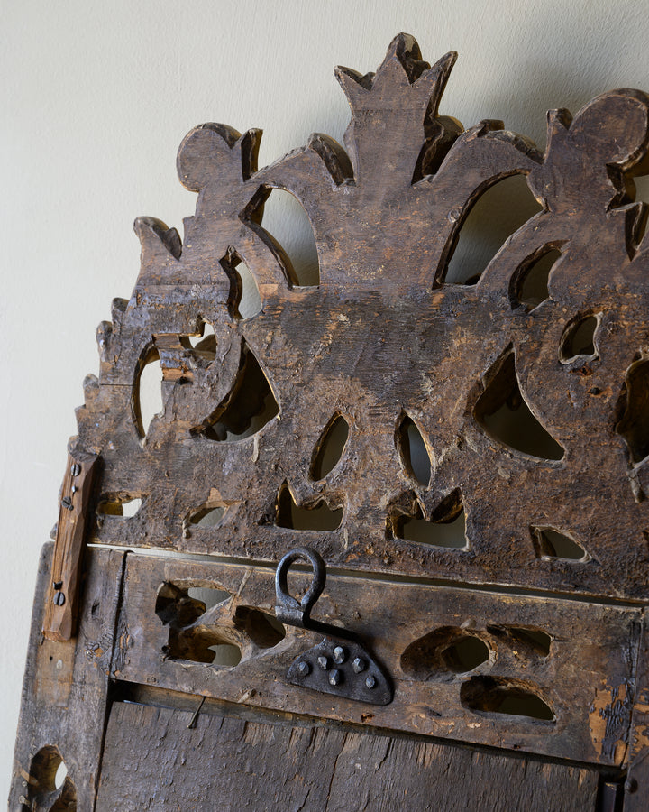 Swedish Baroque gilt-wood mirror