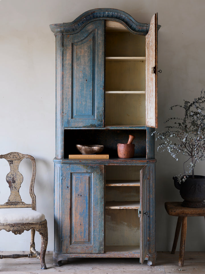 Rococo cabinet