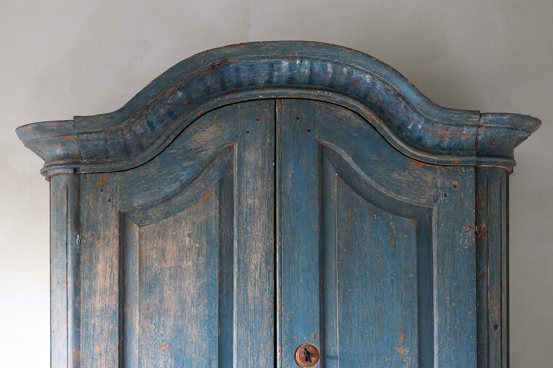 Rococo cabinet