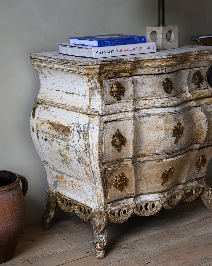 Rococo bombé-shaped commode
