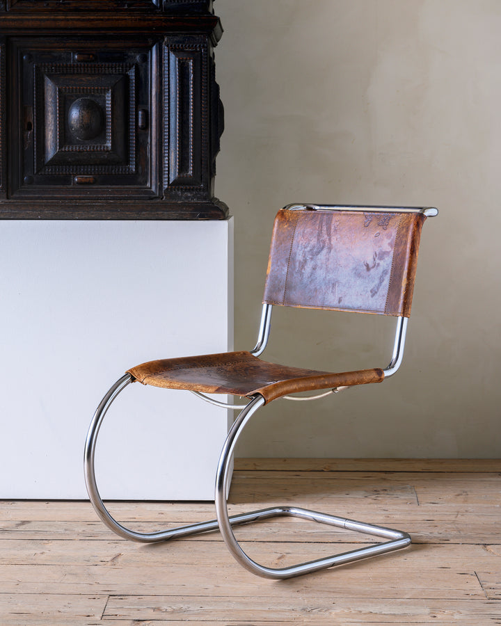 MR10 cantilever chair