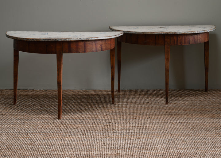 Demi-lune tables